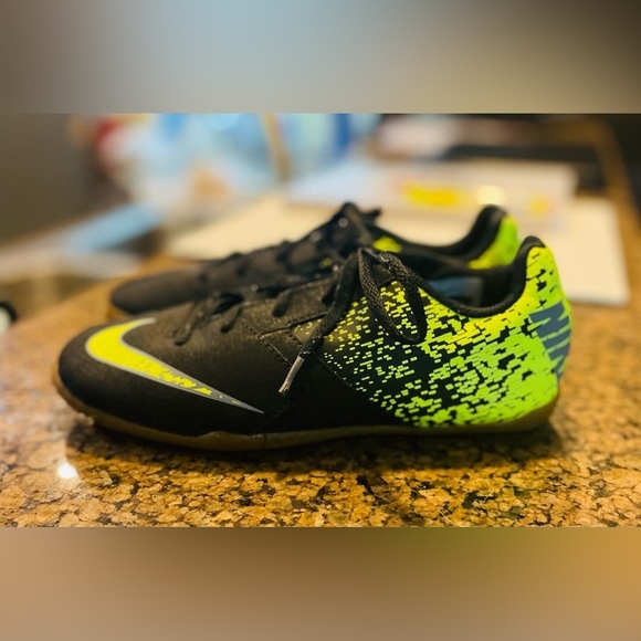 Nike Other - Nike Bombax IC JR Indoor Soccer Shoes boys 3.5Y